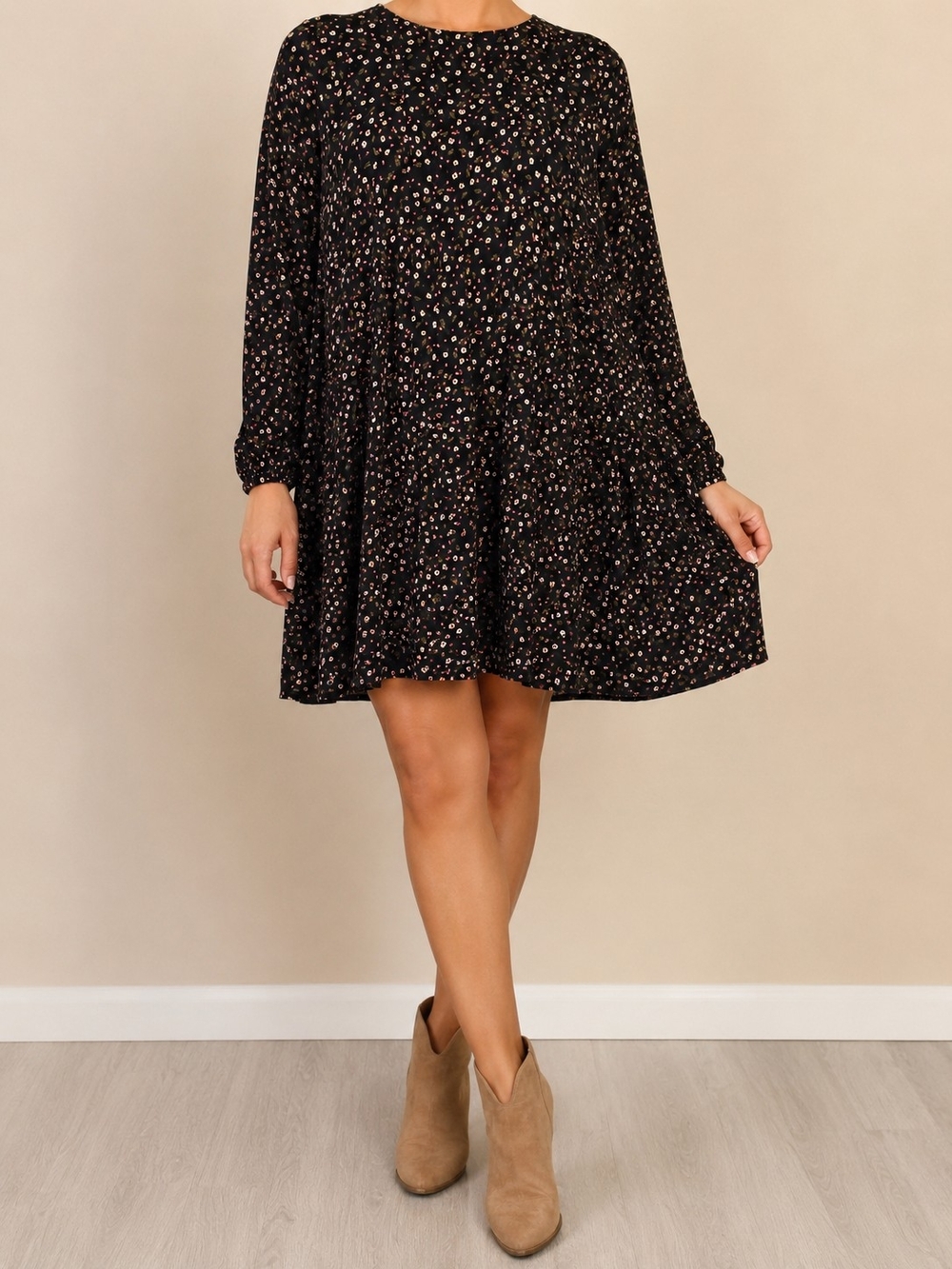 H&M Floral Long Sleeve Mini Swing Dress Women's Size 14 Black Ditsy Floral NWT
C